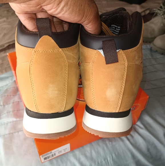 Size 12 men Green Timberland boots and lugz boots free with purchase - Picture 12 of 15